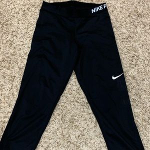 Nike Pro crop leggings